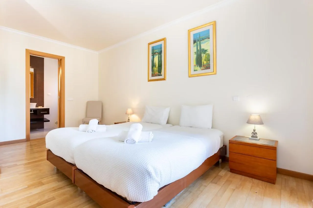 Mira Baia - Meia Praia Family Apartment Lagos